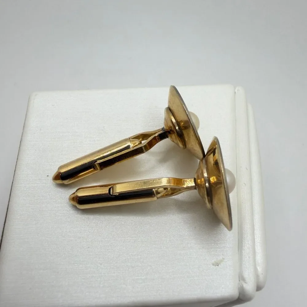 Vintage Gold Tone Kramentz, faux pearl center cuff links!‎